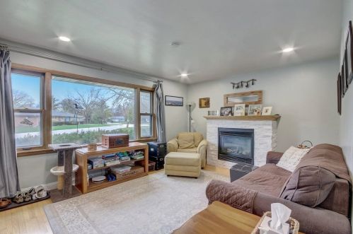 4511 Spring Ln, Milwaukee, WI 53223-4452