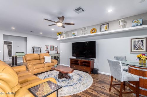 2806 Angela Dr, Phoenix AZ 85032-2049 exterior