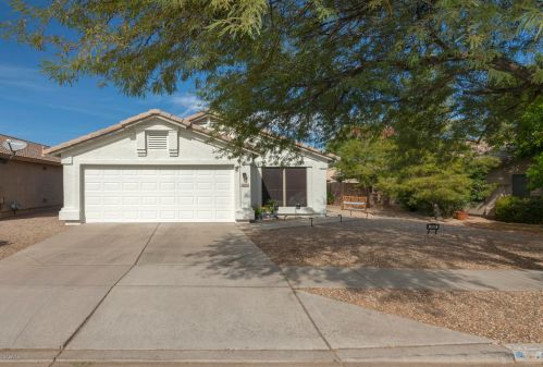 3026 Captain Dreyfus Ave, Phoenix AZ  85032-6576 exterior