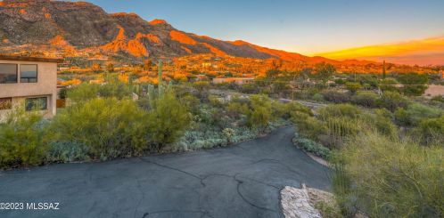 6541 Swan Rd, Tucson AZ  85718-1602 exterior