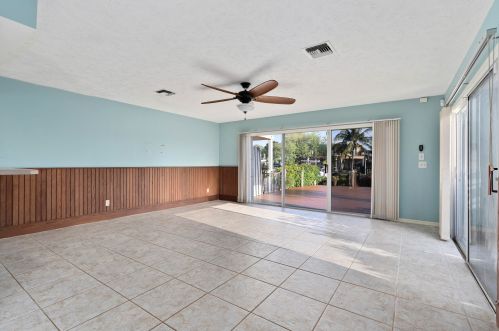 2500 Harbour Cv Dr, Fort Pierce FL 34949-1561 exterior