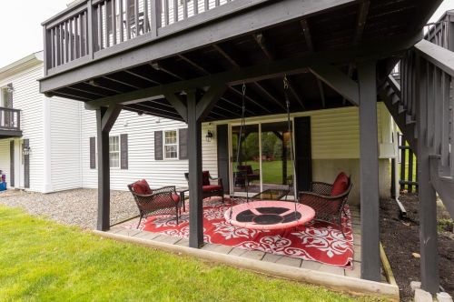 22 Greenleaf Dr, Seabrook NH 03874-4045 exterior