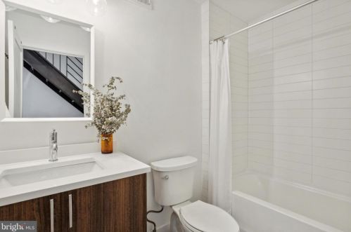 2526 Gordon St, Philadelphia PA 19132-4217 exterior