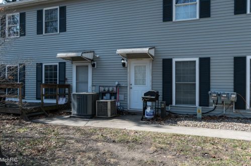 112 Haymac Dr, Kalamazoo MI  49004-1733 exterior