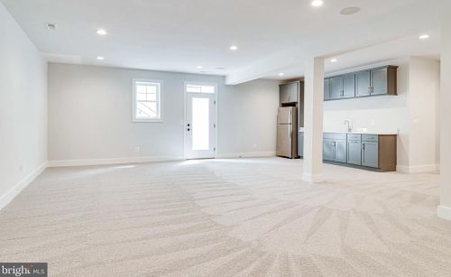 6208 Kellogg Dr, Mc Lean VA  22101-3121 exterior