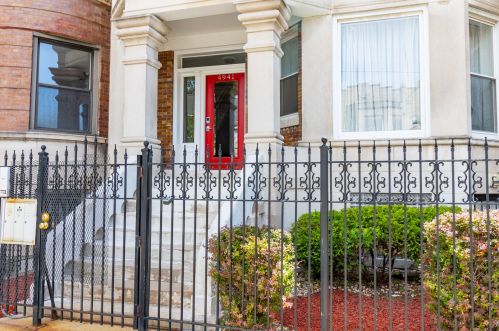 4941 Vincennes Ave, Chicago, IL 60615-2417