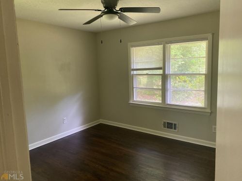 6131 Hudgens Rd, Atlanta GA  30349-1401 exterior