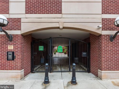 133 Bread St, Philadelphia PA 19106-4606 exterior