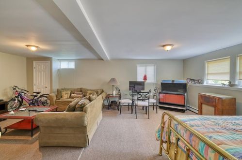 38 Sedgewick Rd, Poughkeepsie NY 12603-6300 exterior