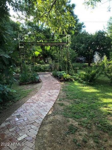 7545 27th Ave, Phoenix AZ 85087-8097 exterior