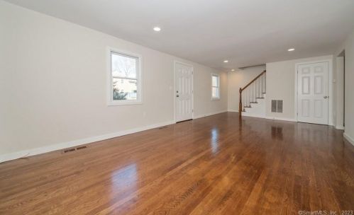 16 Roseville Rd, Westport CT  06880-4505 exterior