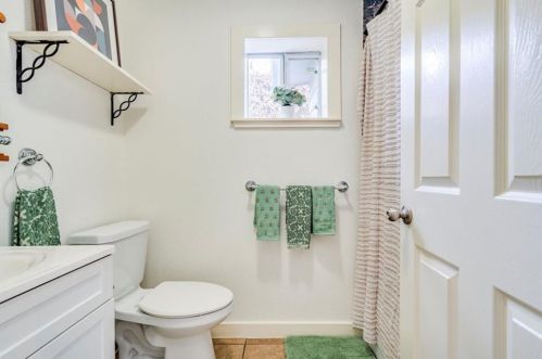 1307 Cesar Chavez St, Austin TX 78702-4403 exterior