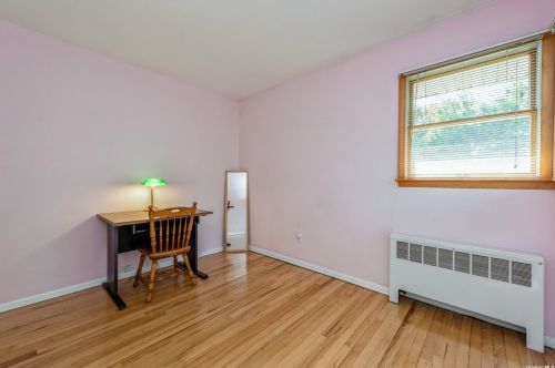 9 Diellen Ct, Commack NY 11725-3905 exterior