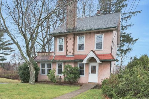 37 Wall Ave, Valhalla, NY 10595-1407