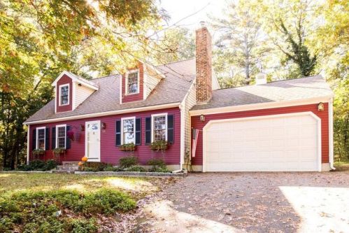 44 River Rd, Marion, MA 02738-1108