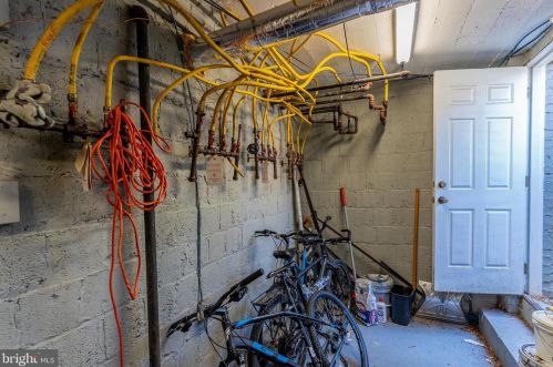 1304 Holbrook St, Washington DC 20002-3963 exterior