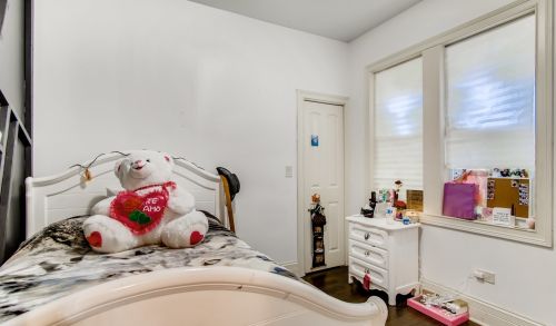 6046 Menard Ave, Chicago IL  60646-3919 exterior