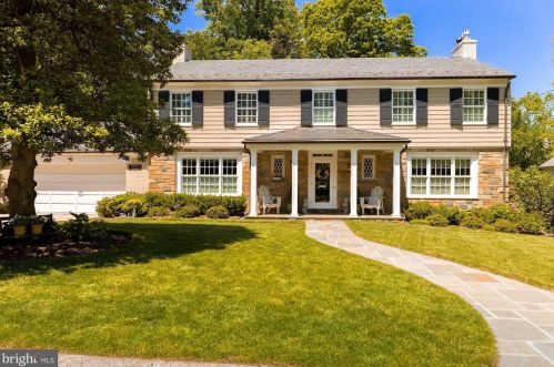 3720 Cardiff Rd, Bethesda, MD 20815-5944