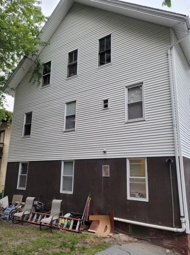 212 1 Ave, Woonsocket RI 02895-4001 exterior