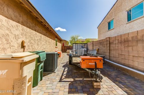 3765 Aracely Dr, Phoenix AZ 85087-5998 exterior