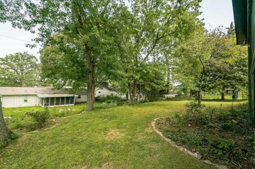 957 Flair Ct, Saint Louis MO 63146-5015 exterior