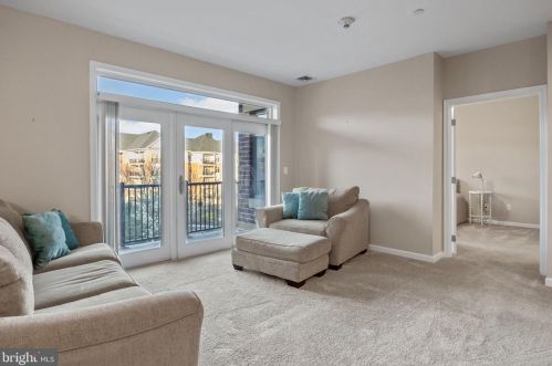 425 Carson Ter, Huntingdon Valley PA  19006-4720 exterior