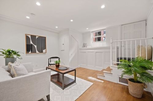 26 Gdn St, Boston MA 02114-3709 exterior