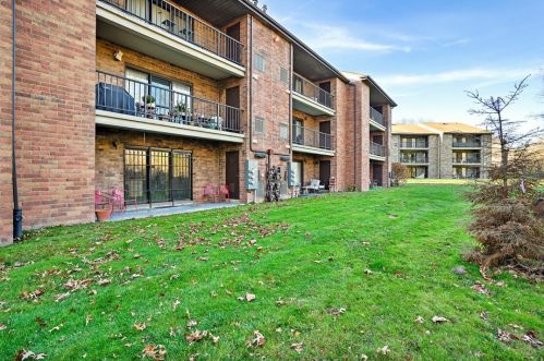 7238 Beacon Hill Dr, Pittsburgh PA 15221-2556 exterior