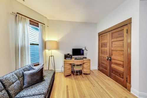 4244 Bell Ave, Chicago IL 60618-2904 exterior