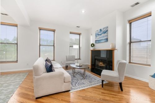 1329 Chicago Ave, Chicago, IL 60642-5769