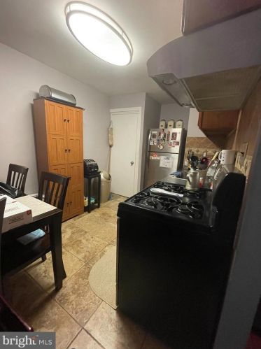 1032 Cayuga St, Philadelphia PA 19124-3840 exterior