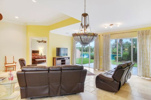 11269 Northland Dr, Fort Pierce FL 34987-1942 exterior