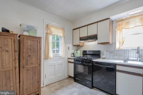 3928 Vermont Ave, Alexandria VA 22304-6326 exterior