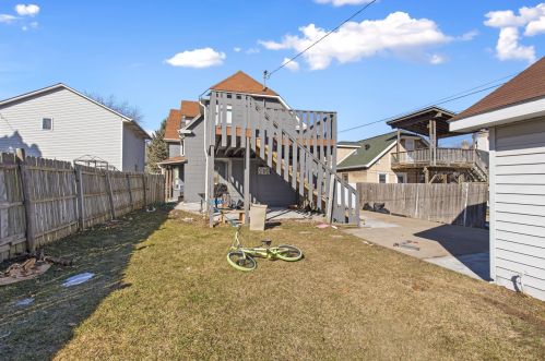 1370 Edgerton St, Saint Paul MN 55130-3430 exterior