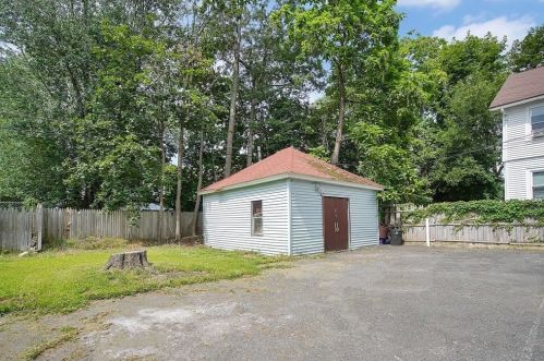 54 Lester St, Springfield MA 01108-2140 exterior