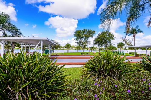 2 Tosca, Fort Pierce FL 34951-2819 exterior