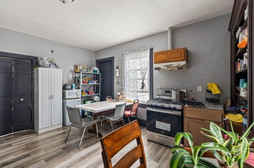 2861 7 St, Milwaukee WI 53215-3907 exterior