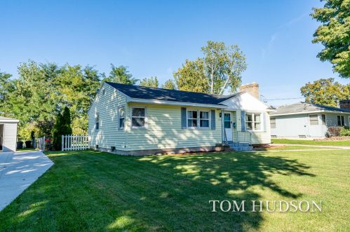 1345 Oriole Ct, Wyoming, MI