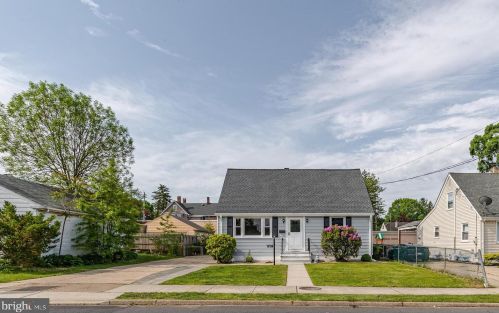 1871 Arena Dr, Trenton NJ 08610-2605 exterior