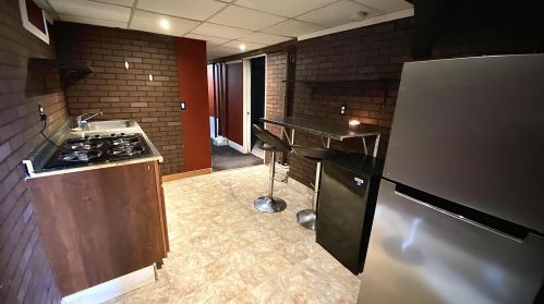 1323 Muskegon Ave, Grand Rapids MI 49504-3250 exterior