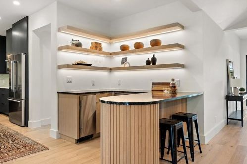 4211 Burney Dr, Austin TX 78731-1207 exterior