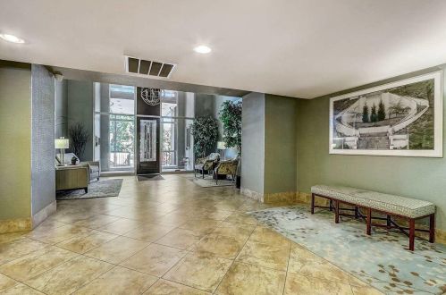 1919 Summit Ave, Milwaukee WI  53202-1301 exterior