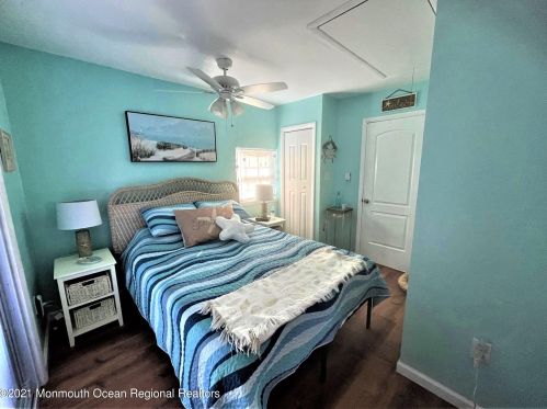 1029 Sarasota Dr, Lacey NJ 08731-5327 exterior