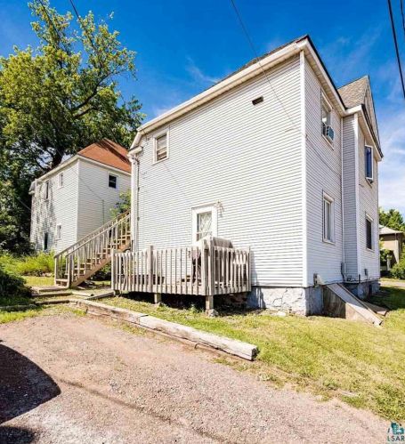 223 11th Ave, Duluth MN 55806-2260 exterior