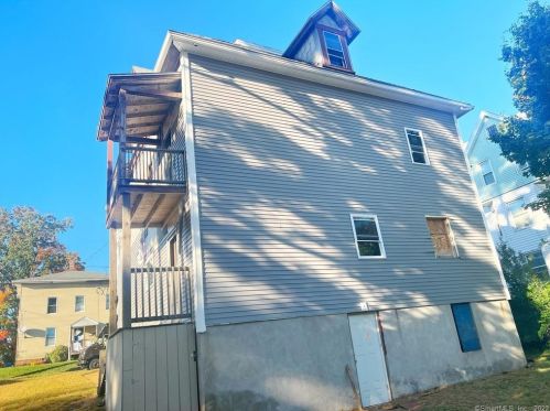 133 Jubilee St, New Britain CT  06051-2407 exterior