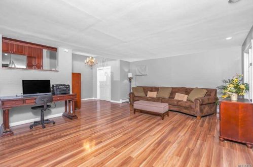 1345 Locust Ave, Bohemia NY 11716-2183 exterior