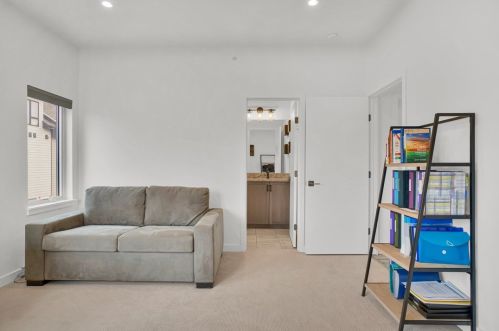 5563 Berlin Way, Pittsburgh PA  15201 exterior