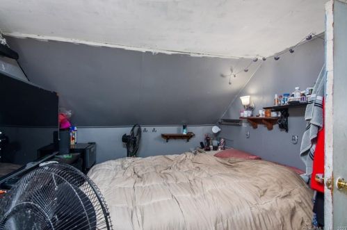 33 Gdn St, Enfield CT 06082-3610 exterior