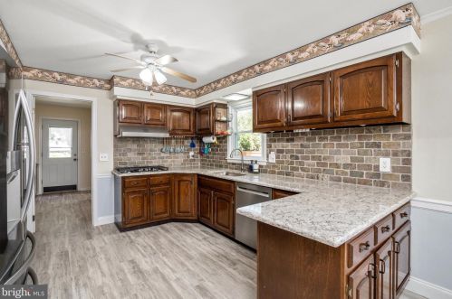 10 Blue Rdg Dr, Trenton NJ 08638-1214 exterior