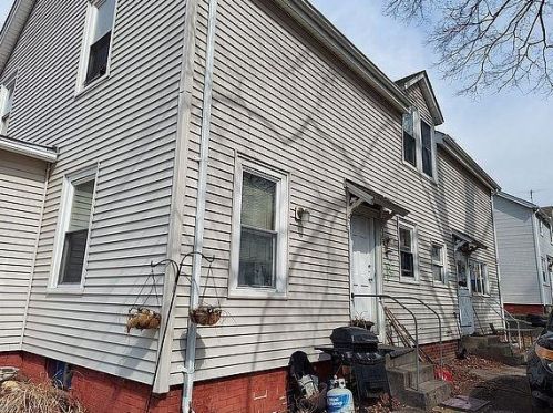 12 Greystone Ave, Providence, RI 02911-1042